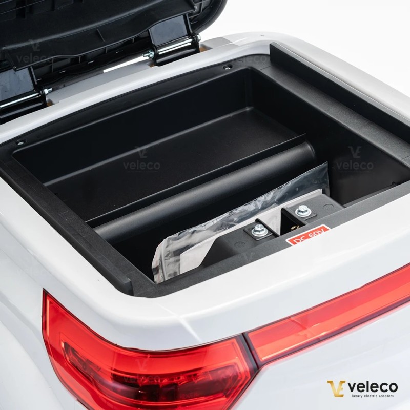 Veleco CRISTAL: scooter de movilidad de tres ruedas con iluminación LED completa