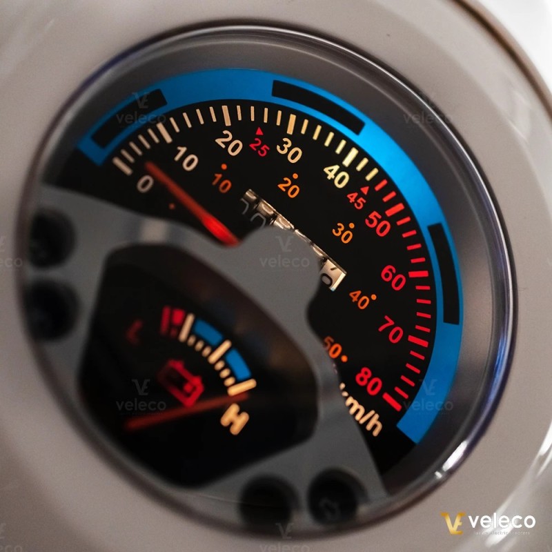 Veleco CRISTAL: scooter de movilidad de tres ruedas con iluminación LED completa