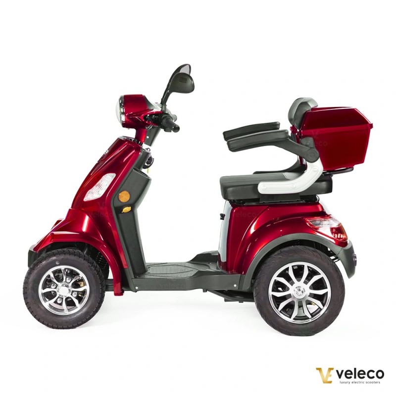 Veleco FASTER: scooter di mobilità a 4 ruote con design ace