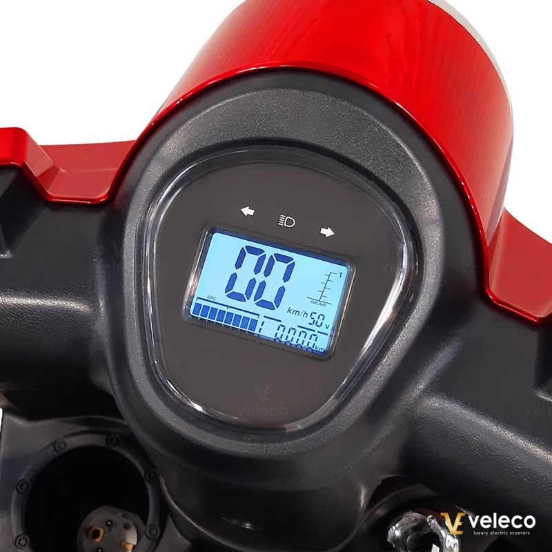 Veleco FASTER: scooter di mobilità a 4 ruote con design ace