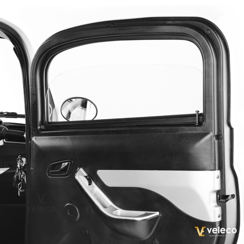 Veleco ADVENA: ciclomotor eléctrico cerrado de 2 plazas tipo coche